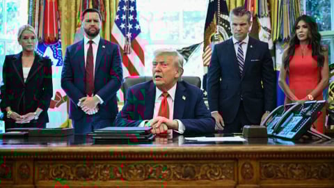 Ông Trump tuyên bố Mỹ không còn viện trợ trực tiếp cho Ukraine