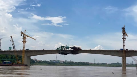 Cầu Phong Châu mới hợp long, vượt tiến độ 2 tháng