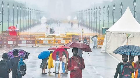 Ấn Độ thử nghiệm mưa nhân tạo để giảm ô nhiễm ở Delhi