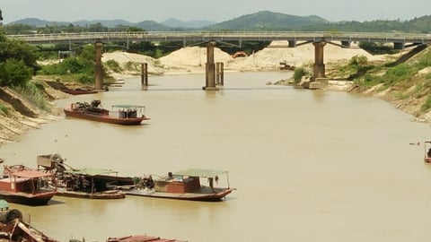 Khai thác cát, sỏi lòng sông cần điều tra, dự báo tác động môi trường