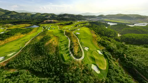 Trải nghiệm đặc quyền golf dành riêng cho khách hàng cao cấp SHB