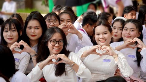 Gần 2,6 triệu học sinh TP.HCM hân hoan chào đón năm học mới