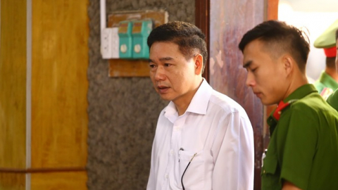 Những người vắng mặt ở một phiên tòa nóng bỏng