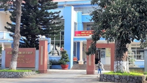 Vẫn còn kiểu tranh thủ trước khi nghỉ hưu