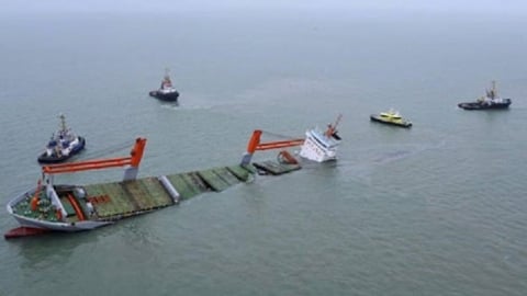 Chìm tàu chở than, 10 thuyền viên mất tích