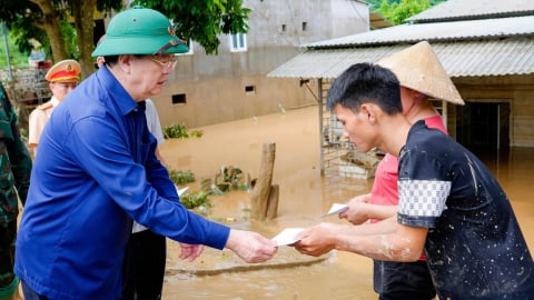 Phó Thủ tướng Mai Văn Chính đề nghị người dân không chủ quan trước sạt lở