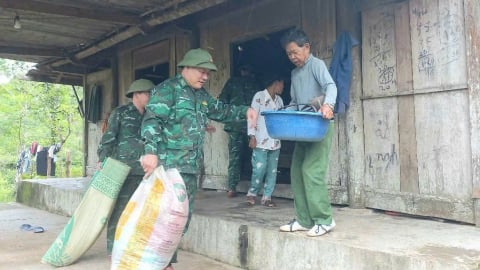 Hà Tĩnh tiến hành di dời dân vùng mất an toàn tránh bão số 5