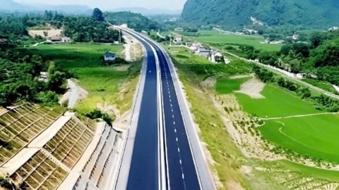 Sơn La tăng tốc giải phóng mặt bằng tuyến cao tốc Hòa Bình - Mộc Châu