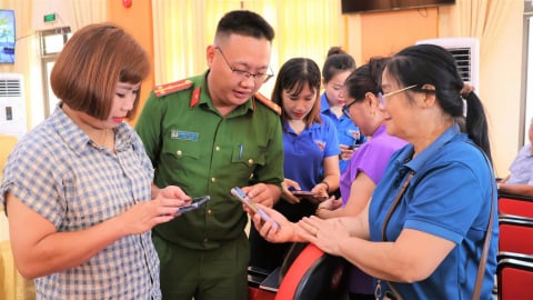 'Bình dân học vụ số' tạo đà cho chính quyền hai cấp