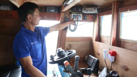 Ngư dân chủ động lắp đặt thiết bị VMS nhưng cần trợ lực