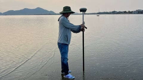 TS. Nguyễn Lê Tuấn: Không thể tiến ra biển bằng 'thuyền thúng'