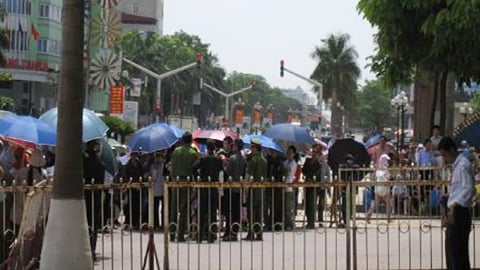 Khi lòng dân chưa yên!