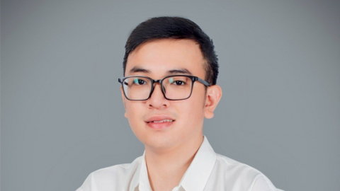 Cử nhân luật ca ngợi rừng vàng biển bạc bằng văn chương
