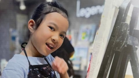 Họa sĩ nhí Cherry hồn nhiên tìm kiếm sắc màu nhân ái
