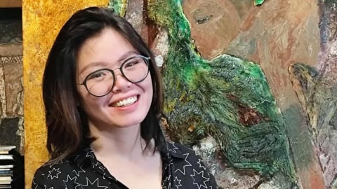 Nữ họa sĩ phố núi dõi theo những vì sao trong đêm