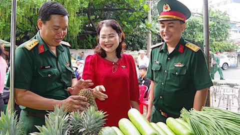Gian hàng 0 đồng - gắn kết tình quân dân