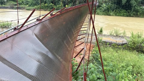 Điện Biên: Đứt cáp cầu treo ở Pa Thơm khiến 4 người bị thương