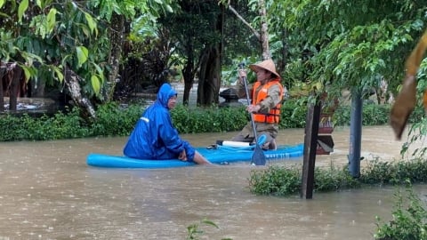 Mưa lũ cuốn trôi mất tích 2 người
