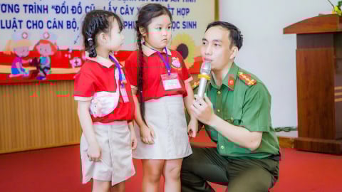 Trải nghiệm một ngày em tập làm bác sĩ