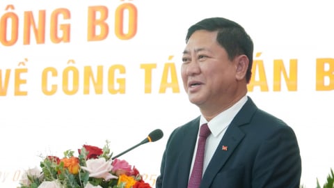 30 ngày đêm không giấy tờ 'đọng' trên bàn