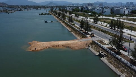 Khánh Hòa: Sông Quán Trường bị lấp, xuất hiện đường tạm lạ