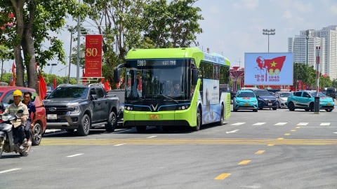 Điều chỉnh lộ trình xe buýt, tàu điện để phục vụ Lễ kỷ niệm A80