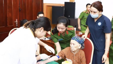 Thu nhận mẫu ADN cho 93 thân nhân liệt sĩ tại Tuyên Quang