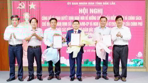 Đắk Lắk trao quyết định nghỉ hưu cho 3 Phó Giám đốc Sở NN-MT