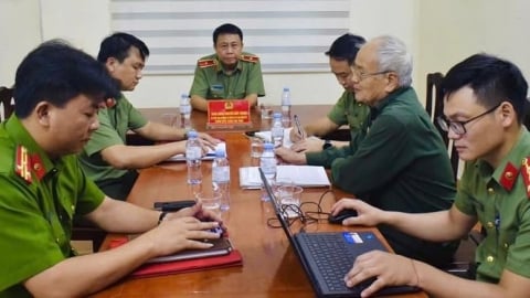 Giám đốc Công an tỉnh Tuyên Quang tiếp công dân định kỳ