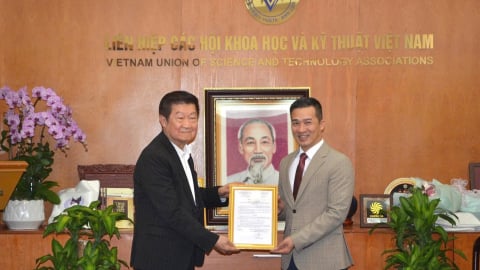 EPMA có Chủ tịch danh dự mới