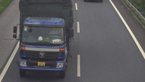 Công bố nhiều hình ảnh lái xe vi phạm trên các đường cao tốc