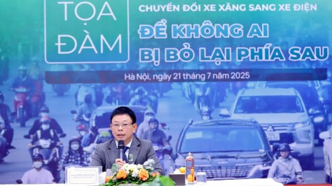 Nhìn nhận đầy đủ, khách quan vấn đề chuyển đổi xe xăng sang xe điện