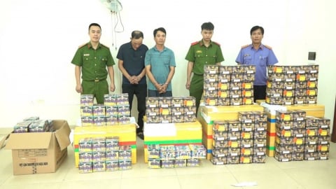 Tiếp tục đấu tranh ngăn chặn, đẩy lùi tình trạng buôn lậu