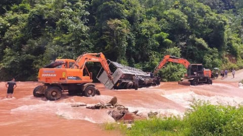 Mưa lớn liên tiếp gây thiệt hại ở xã biên giới Na Loi
