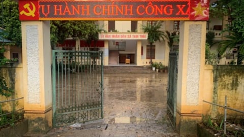 Mưa lớn gây ngập Trung tâm Phục vụ hành chính công xã Tam Thái