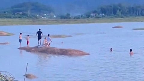 Đi tắm đập, hai học sinh đuối nước thương tâm
