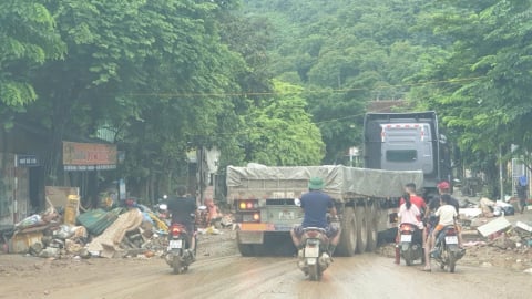 Nghệ An cấm xe chở quặng để ưu tiên phương tiện cứu trợ lũ lụt
