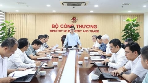 Đẩy nhanh các dự án truyền tải điện bảo đảm an ninh năng lượng quốc gia