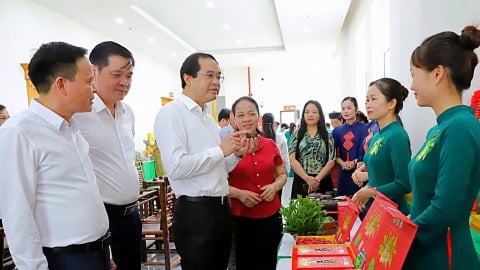 Bí thư Thái Nguyên đối thoại với nông dân về nông nghiệp xanh