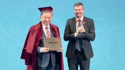 Tổng Bí thư nhận danh hiệu 'Giáo sư danh dự' của Học viện Tổng thống Nga