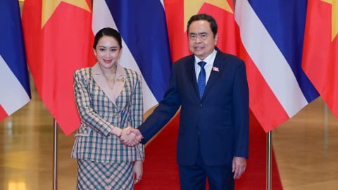 Chủ tịch Quốc hội Trần Thanh Mẫn hội kiến Thủ tướng Thái Lan