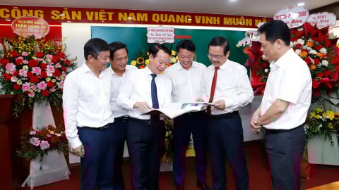 Ngàn năm nước đổ - ngàn mùa người đi