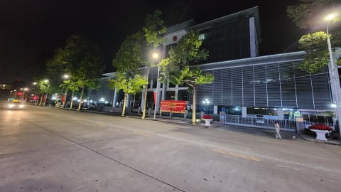 Thực tế cảnh dọn vệ sinh ở khu vực A80 sau giờ thông đường