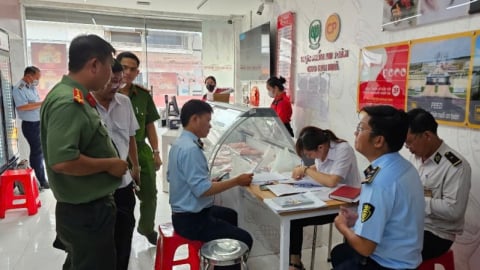 Ngay lập tức kiểm tra đột xuất cửa hàng thực phẩm C.P tại Sóc trăng