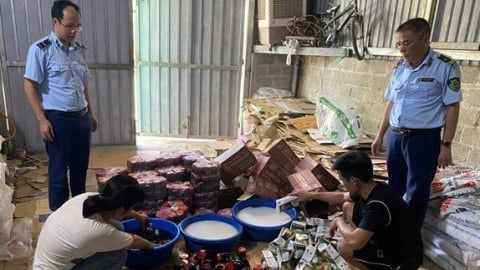 Ninh Bình xử phạt 2 hộ kinh doanh thực phẩm không rõ nguồn gốc