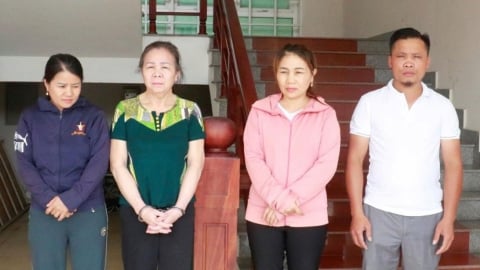 Khởi tố 4 đối tượng buôn bán hàng giả