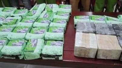Bắt vụ vận chuyển 60 bánh heroin và 37kg ma túy đá