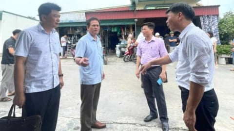 Điều tra nguyên nhân 2 người tử vong do ăn tiết canh lợn