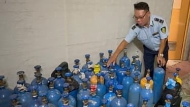 Hà Nội: Phát hiện và tạm giữ hàng trăm bình khí cười