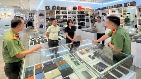 Thu giữ hàng nghìn sản phẩm có dấu hiệu giả mạo thương hiệu nổi tiếng